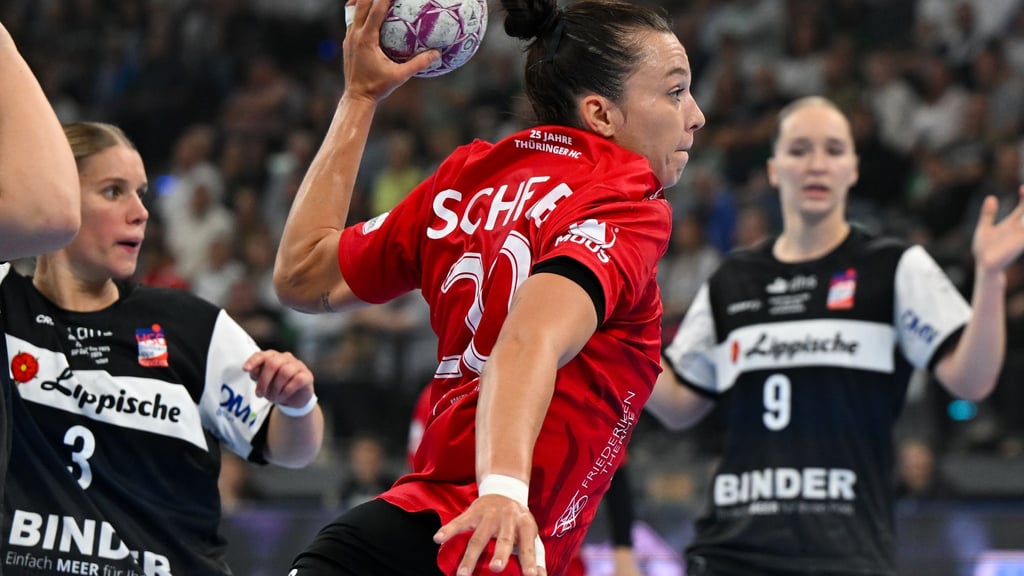 Jana Scheib und die Bundesliga-Handballerinnen des Thüringer HC wurden ihrer Favoritenrolle mit Mühe gerecht.