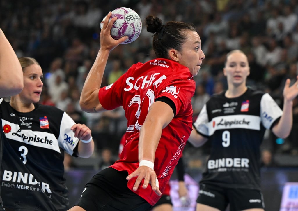 Jana Scheib und die Bundesliga-Handballerinnen des Thüringer HC wurden ihrer Favoritenrolle mit Mühe gerecht.