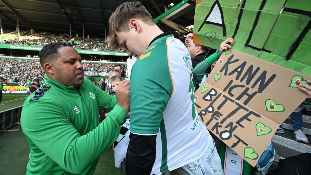 Fan-Liebling in Bremen: Der Brasilianer Ailton beim Abschiedsspiel von Diego. (Archivbild)