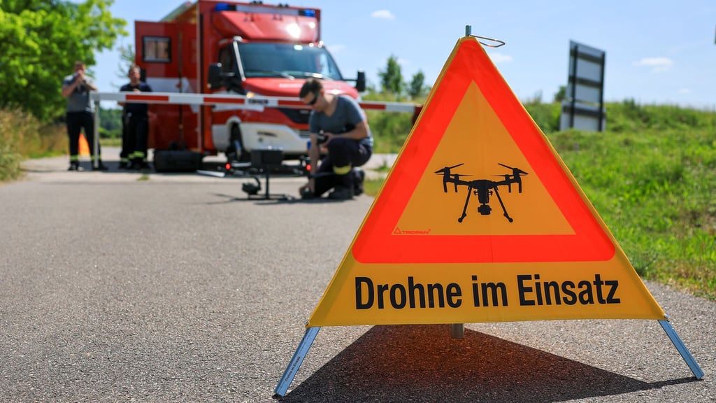 Aufwendig, aber erfolglos wurde im Juni im Süden Sachsen-Anhalts nach einem möglichen Puma gesucht. (Archivbild)