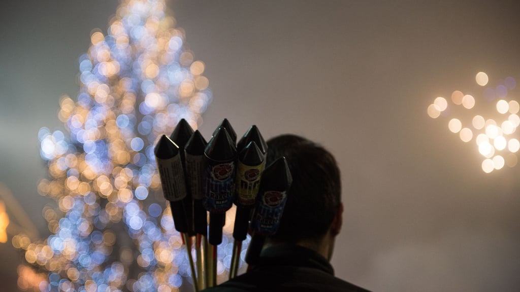 Die Stadt Potsdam stellt zur Entsorgung von Feuerwerk feuerfeste Container bereit. (Symbolbild)