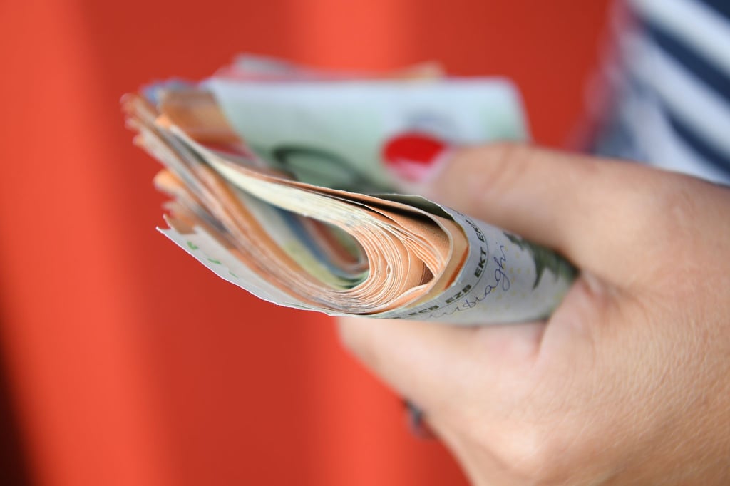 Kann sich ganz schön summieren: Wer ein Jahr lang an einer selbst gewählten Spar-Challenge festhält, kann am Ende des Jahres auf vierstellige Beträge blicken.