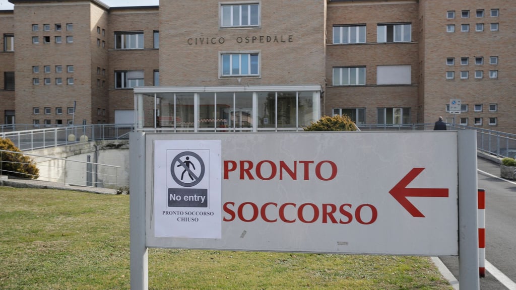 Eine Mutter und ihre Tochter starben mutmaßlich an einer Lebensmittelvergiftung nach einem Weihnachtsessen. (Symbolbild)