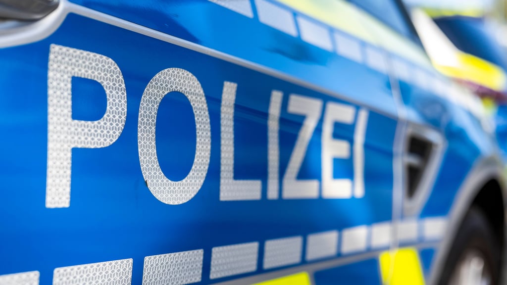 Wegen eines Raubdelikts musste die Polizei am Samstag in die Tagewerbener Straße in Weißenfels ausrücken.