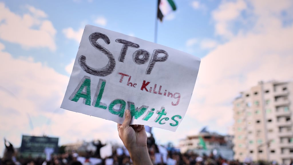 Mehrere Tote und zahlreiche Verletzte soll es bei den Zusammenstößen zwischen Alawiten und Unterstützern der Regierung gegeben haben.