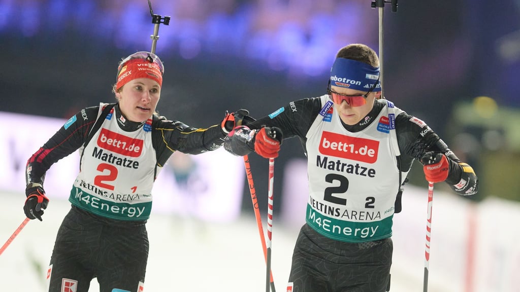 Das deutsche Team Justus Strelow und Janina Hettich-Walz beim Biathlon auf Schalke.