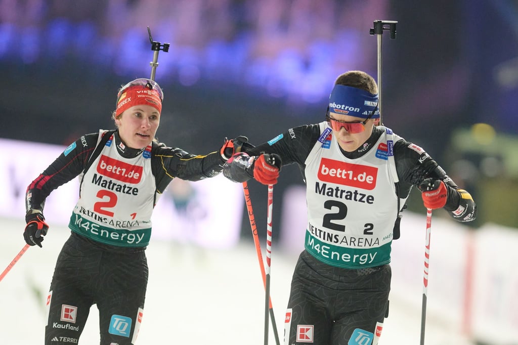 Das deutsche Team Justus Strelow und Janina Hettich-Walz beim Biathlon auf Schalke.