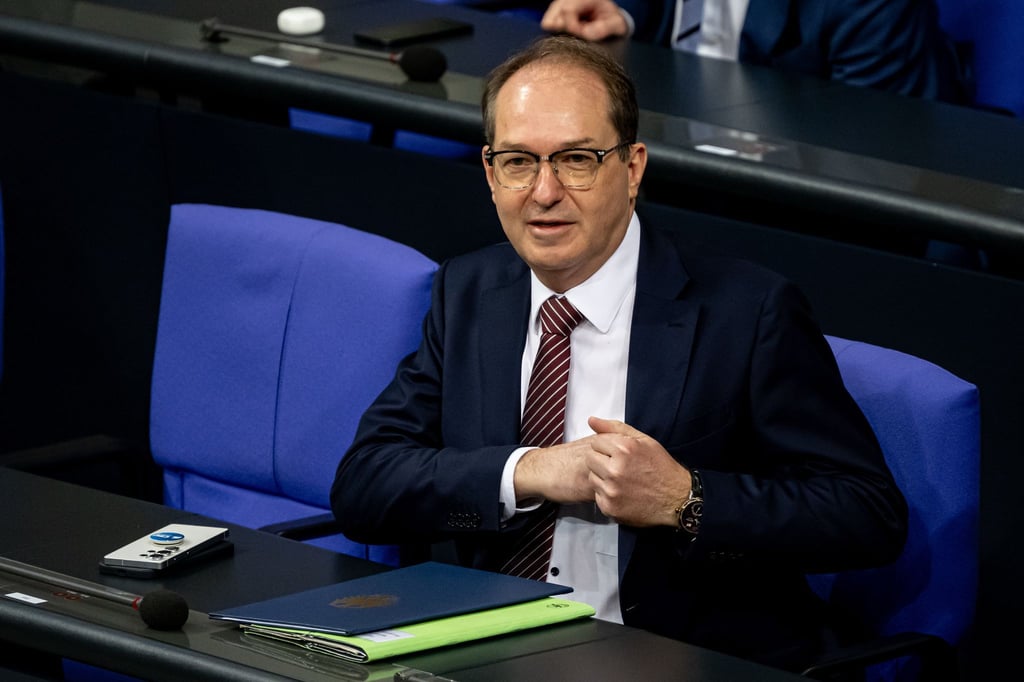 Bundesinnenminister Alexander Dobrindt (CSU) plädiert für härtere Strafen. (Archivbild)