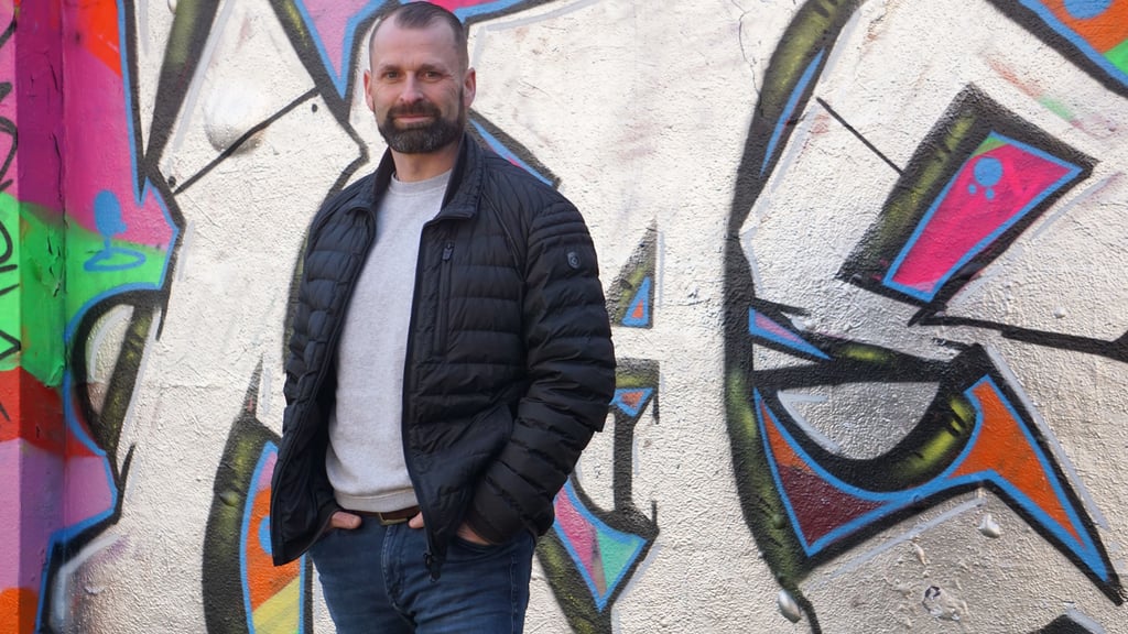 Ex-Soldat Ferid Giebler sieht sich als Außenseiter in der Kommunalpolitik – ein bisschen wie Batman.