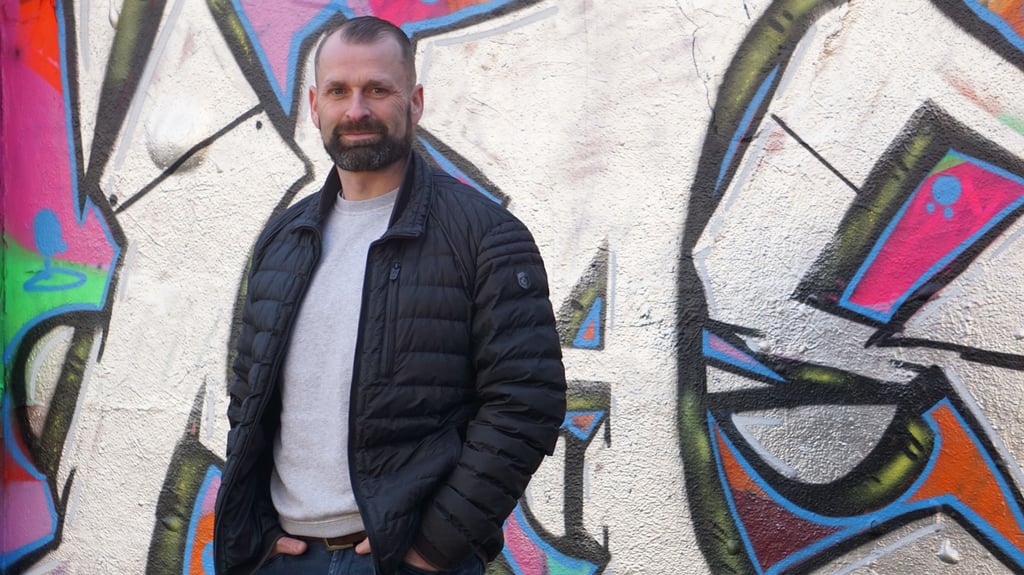 Ex-Soldat Ferid Giebler sieht sich als Außenseiter in der Kommunalpolitik – ein bisschen wie Batman.