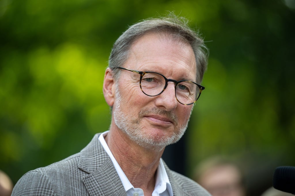 Zoodirektor Andreas Knieriem spricht sich angesichts der Lärmbelastung für Tiere an Silvester für ein generelles Böllerverbot aus. (Archivbild)