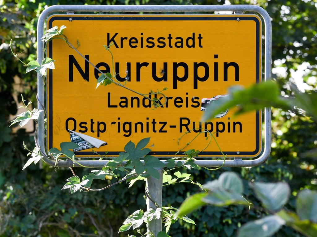 Ein Mann aus Neuruppin will seinen Porsche verkaufen, sitzt aber einem Betrüger auf. (Symbolbild)