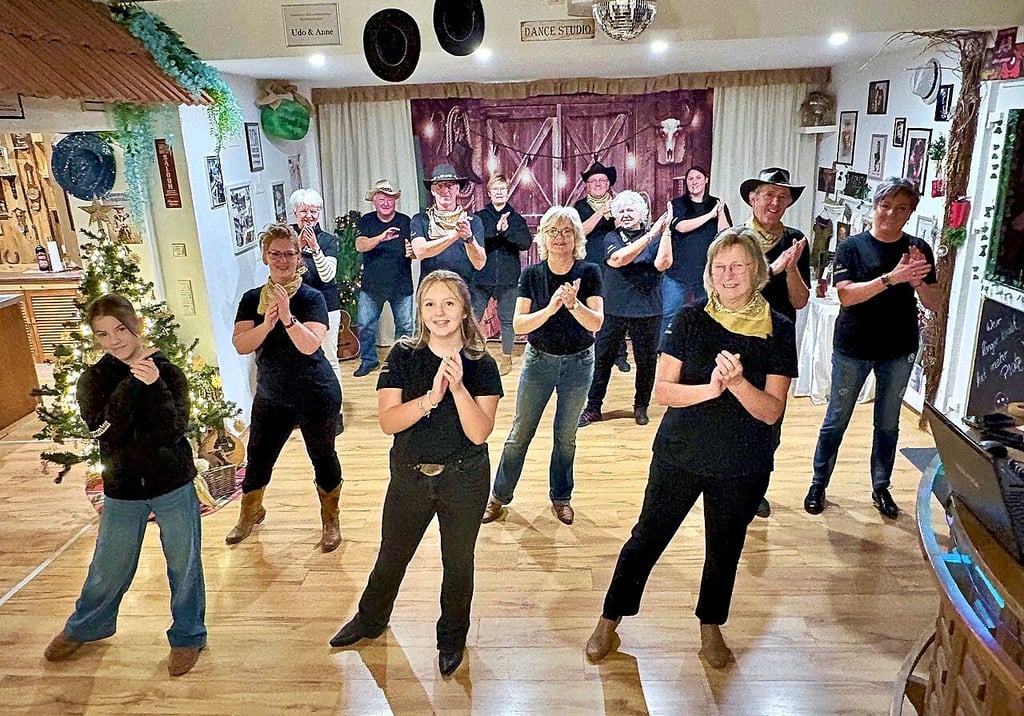 Die Line Dance Gruppe „klappernde Sattelschnallen vom Schnäppchenhaus“ haben in Ahlsdorf ein neues Domizil gefunden. 