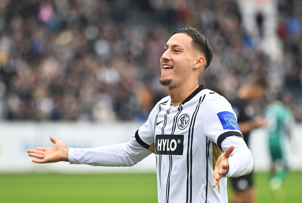 Younes Ebnoutalib wechselt von der SV Elversberg zu Eintracht Frankfurt. (Archivbild)