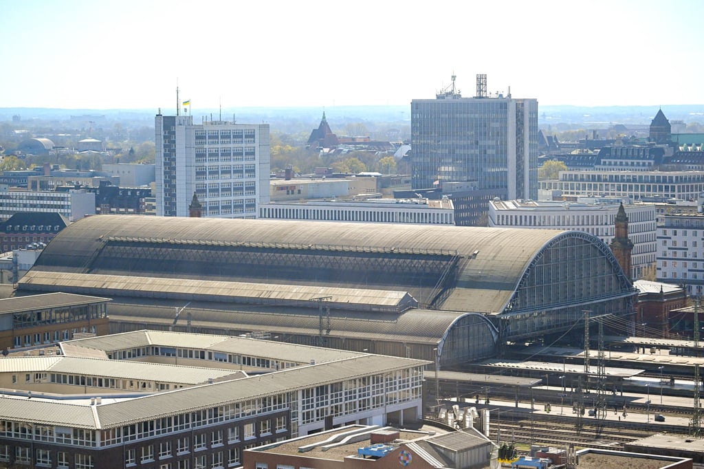 Ein Lokführer rettete mit einer Schnellbremsung einem Flaschensammler das Leben. (Archivbild)