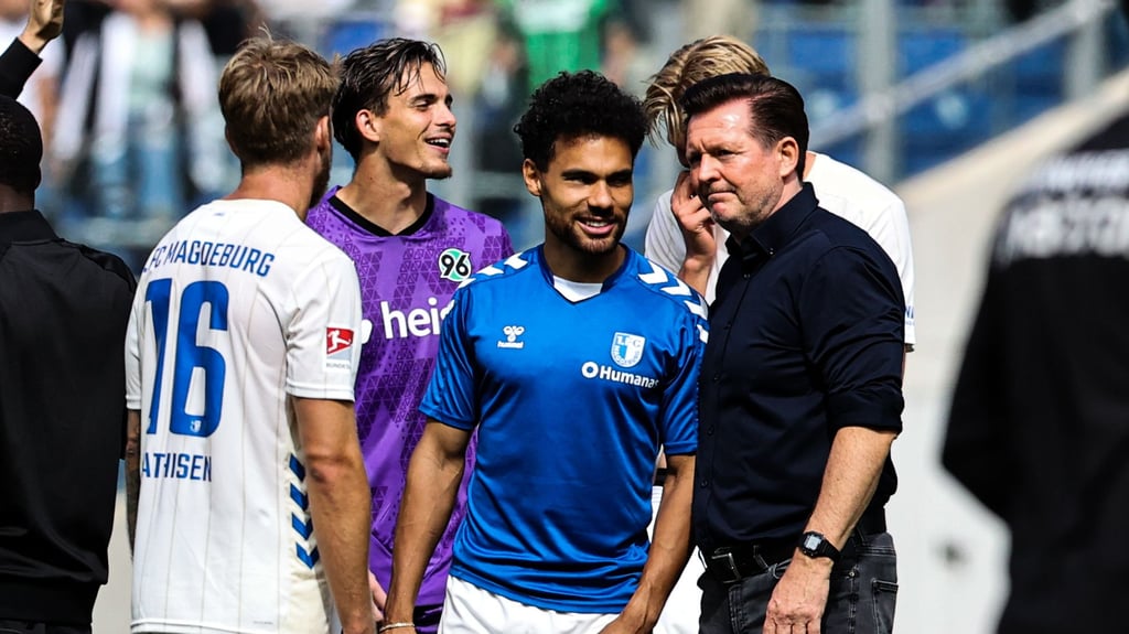 Christian Titz (rechts) und seine Idee vom Fußball prägen den 1. FC Magdeburg auch noch sechs Monate nach der Trennung.