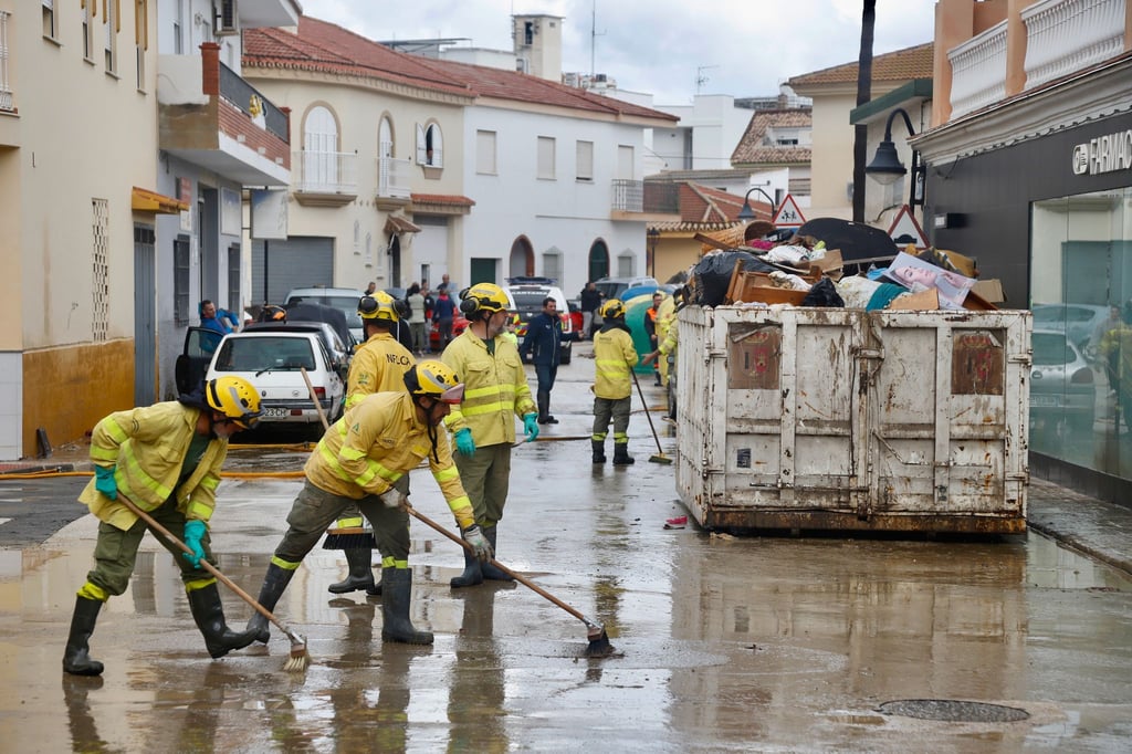 Drei Menschen starben durch Hochwasser nach heftigen Regenfällen in Südspanien.