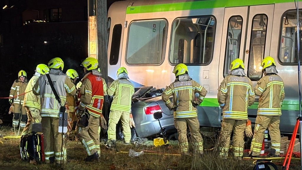 Das Auto wurde mehrere Meter mitgeschleift.