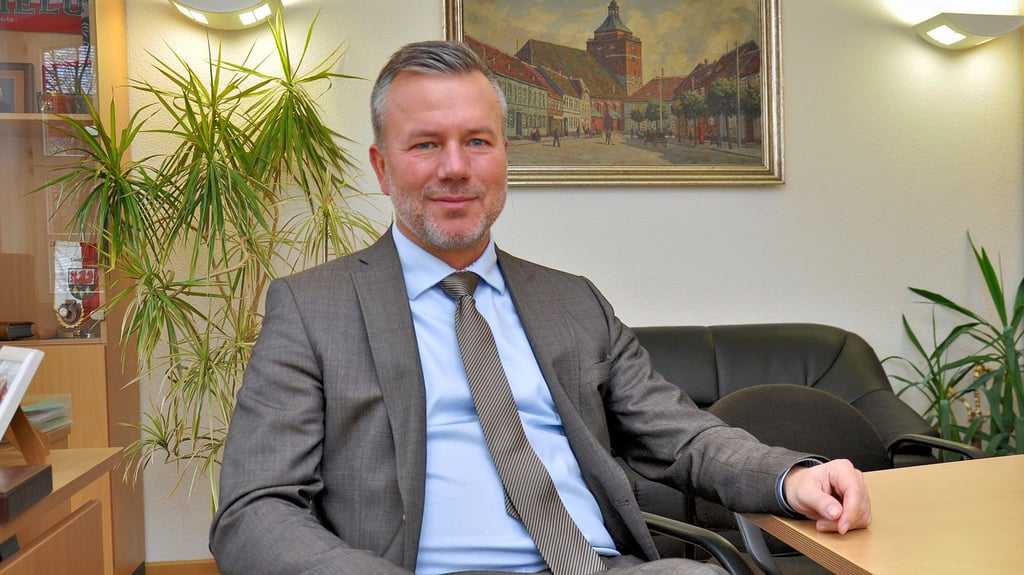 Osterburgs Bürgermeister Nico Schulz  sprach mit der Volksstimme über die Tops und Flops 2025.