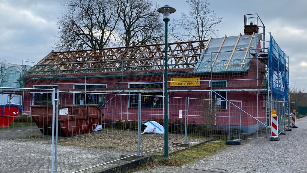 Der alte Friseur in Güsen wird zum Dorfgemeinschaftshaus umgebaut.