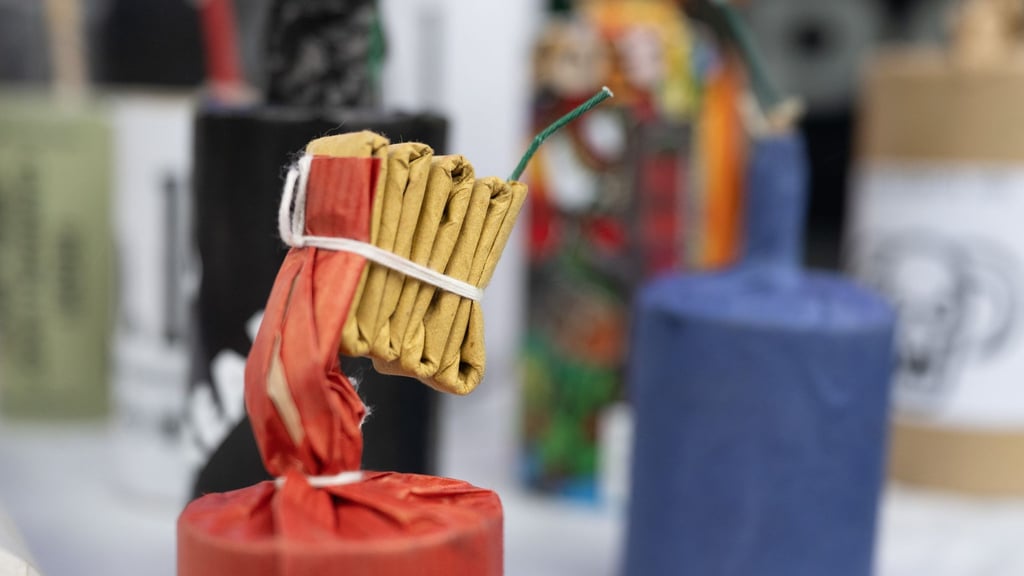 Die Polizei warnt vor unsachgemäßem Umgang mit Böllern.