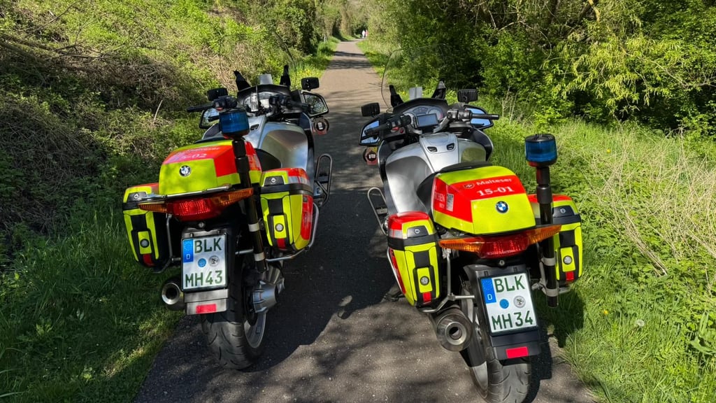 In für Autos schwer zugänglichem Gelände können die Motorräder des Malteser Hilfsdienstes wertvolle Unterstützung leisten.