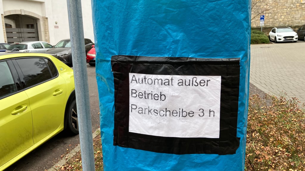 Dieser Parkautomat am Weißenfelser Fürstenhaus ist derzeit abgehängt.