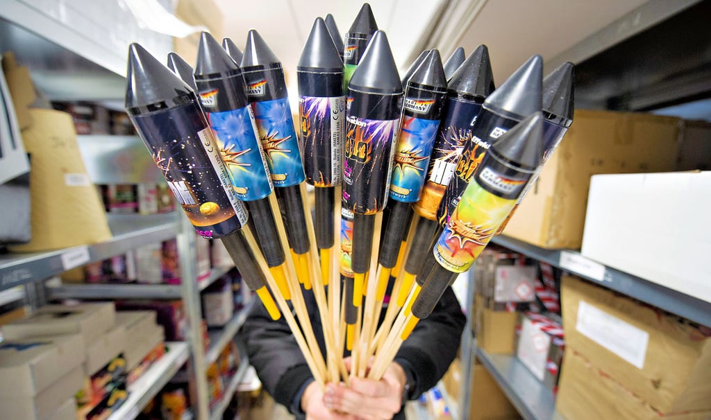 Der Feuerwerksverkauf ist gestartet. Für Lothar Elstner ist das die intensivste Zeit des Jahres.