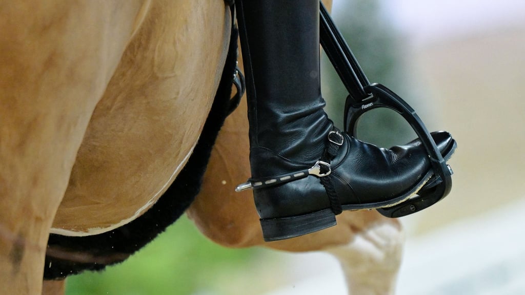 Der Einsatz von Sporen kann zu Verletzungen führen. (Archivbild)