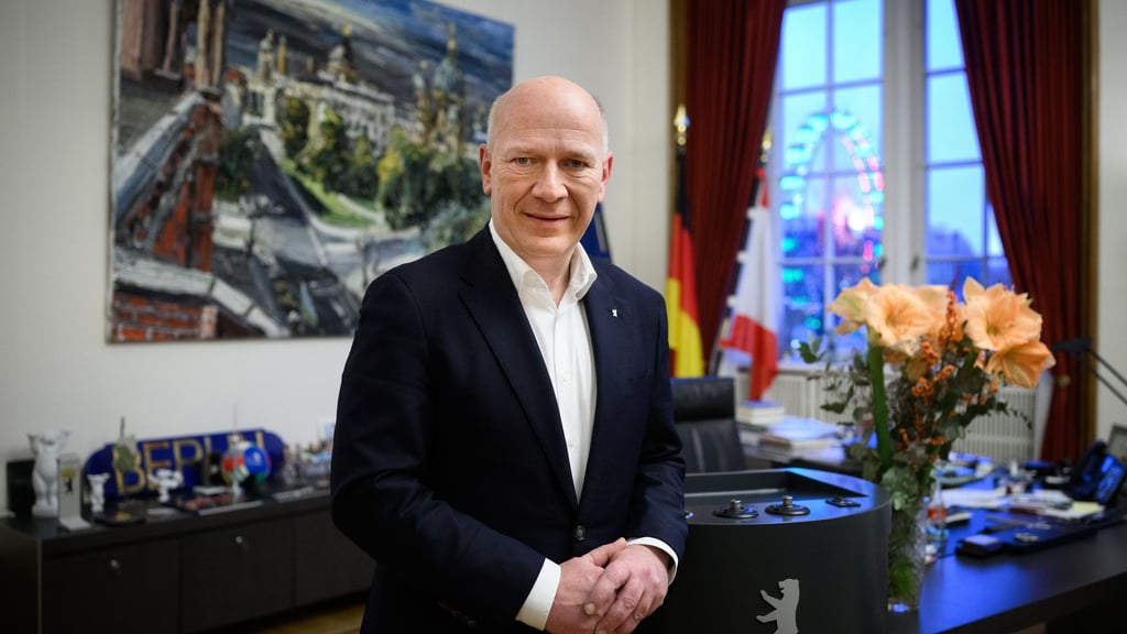 Berlins Regierender Bürgermeister Kai Wegner (CDU) hat sein Büro im Roten Rathaus. (Archivbild)