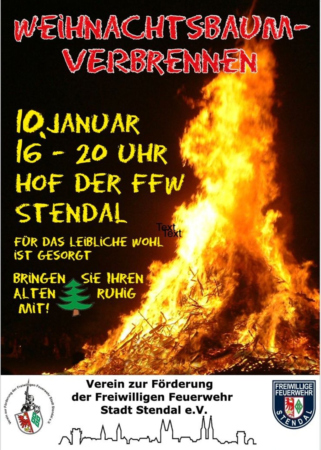 Auf dem Hof der Feuerwache in Stendal werden am 10. Januar 2026 wieder Weihnachtsbäume verbrannt.