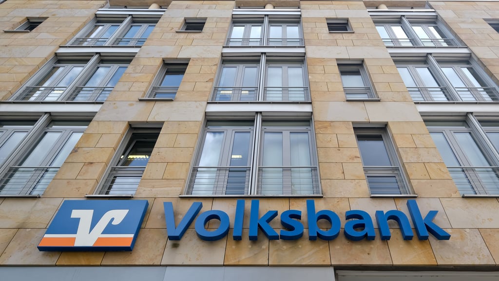 Unterstützt mit Gewinnsparlosen soziale Projekte: die Volksbank Halle