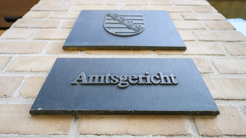 Ein Mitarbeiter eines Pflegeheims steht unter Diebstahlverdacht. (Symbolbild)