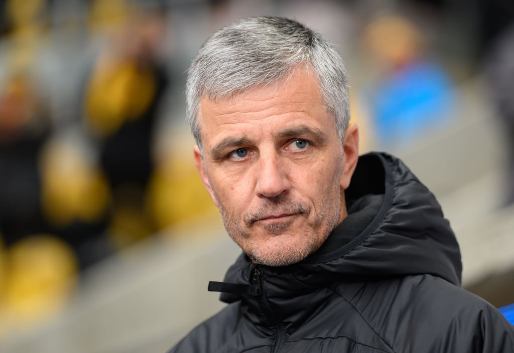 Jens Härtel will mit Aue in der Tabelle klettern. (Archivbild)