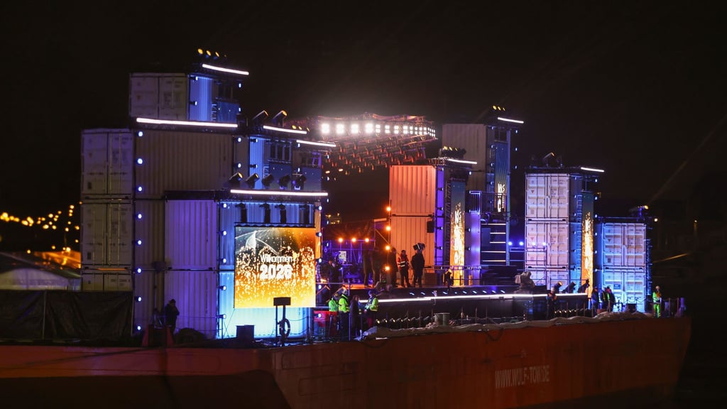 Erstmals findet die ZDF-Silvestershow nicht am Brandenburger Tor, sondern im Hamburger Hafen statt.
