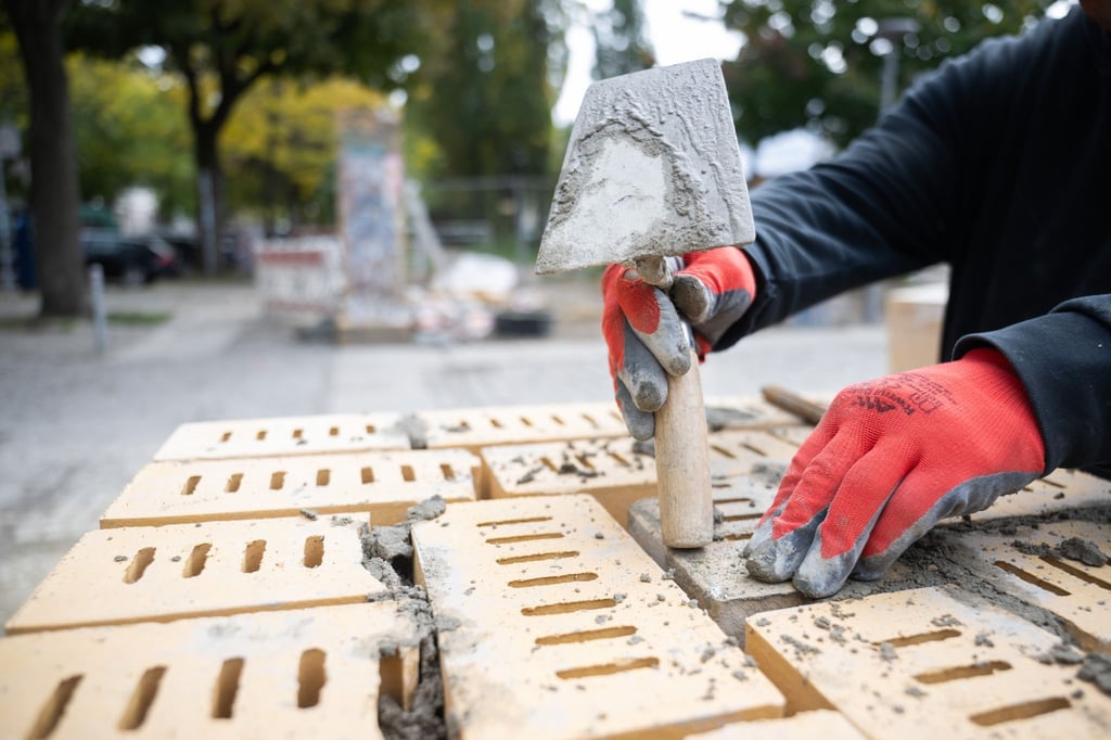In Berlin wird nach Einschätzung der Arbeits- und Sozialverwaltung nicht genug ausgebildet. (Foto - Illustration)