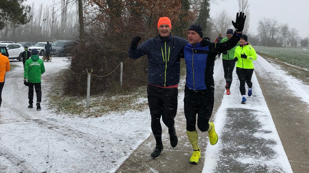 Schnee und Wind tat der guten Laune unter den 38 Läufern keinen Abbruch. 