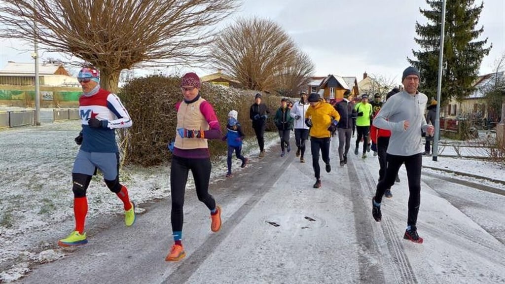 Traditionell beginnt das neue Jahr in Meisdorf mit dem Punschlauf des SV Germania, wie hier 2024. Damals gingen 110 Teilnehmer an den Start.