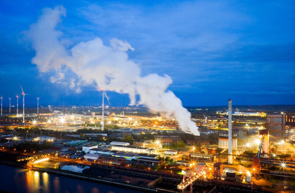 Für viele Industriebetriebe entscheidet der Strompreis über die Wettbewerbsfähigkeit. (Symbolbild)