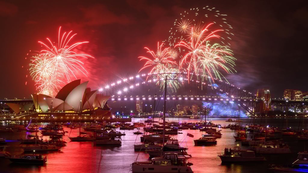 Sydney hat das neue Jahr wieder mit einem gigantischen Feuerwerk begrüßt.