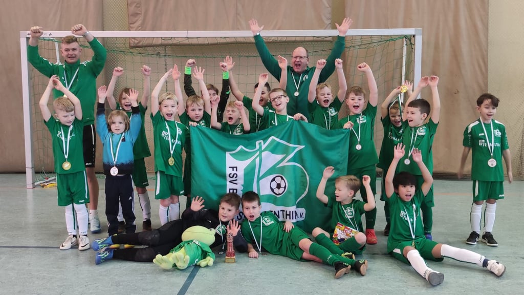 Im Jahr 2025 gewann die F-Jugendvon Borussia Genthin das erste Hallenturnier des Jahres. 