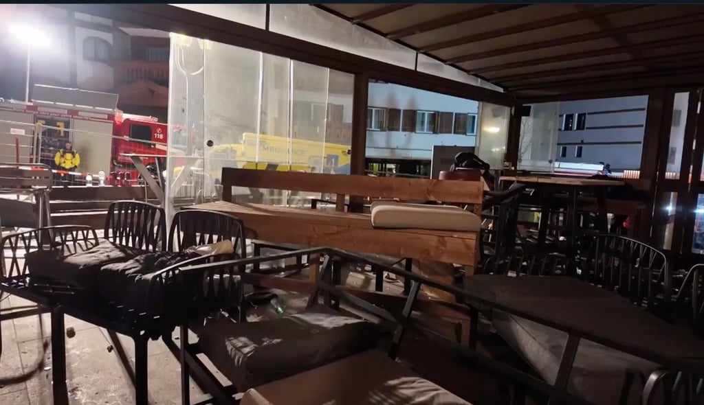 Hunderte Menschen hatten in der Bar den Jahreswechsel gefeiert.