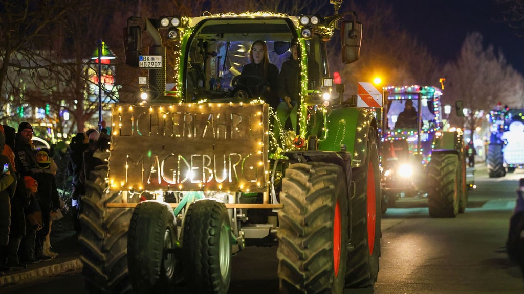 Die Lichterfahrt in Magdeburg ist Tradition. Auch am Neujahrstag 2026 findet sie statt. Dabei wurden Spenden gesammelt. 