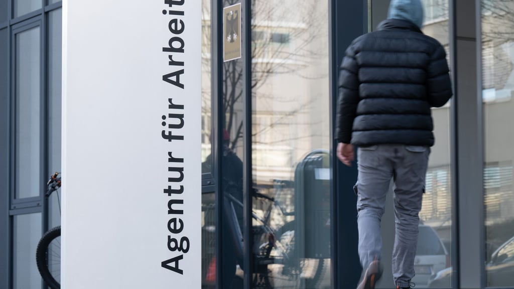 Für 2026 rechnen Experten mit einem weiteren Anstieg der Arbeitslosigkeit in Sachsen (Archivbild).