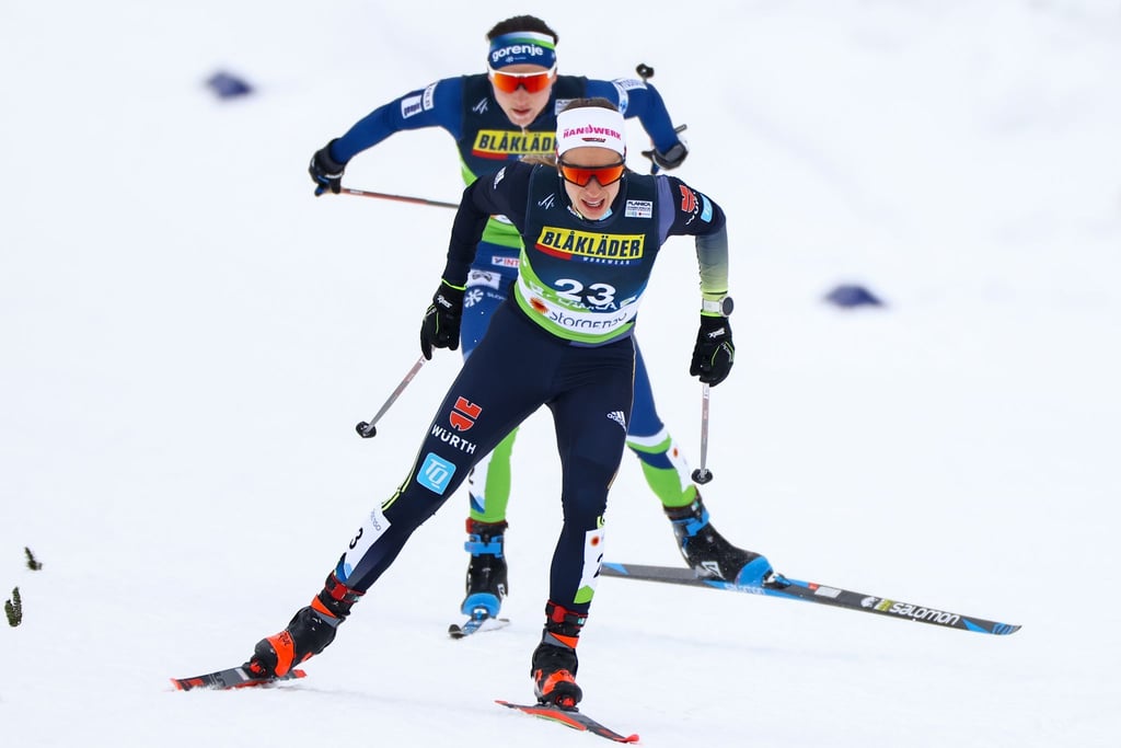 Pia Fink (vorn) belegt nach vier Etappen als beste Deutsche Platz 12 in der Gesamtwertung der Tour de Ski.