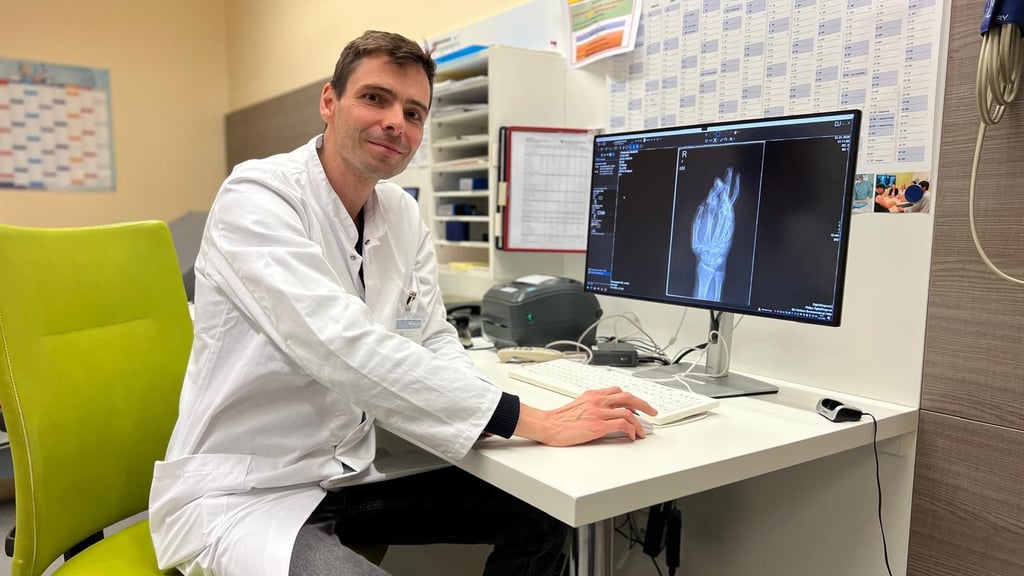 Stefan Weber stand in der Silvesternacht im Bergmannstrost im OP und musste teils schwerwiegende Verletzungen versorgen.