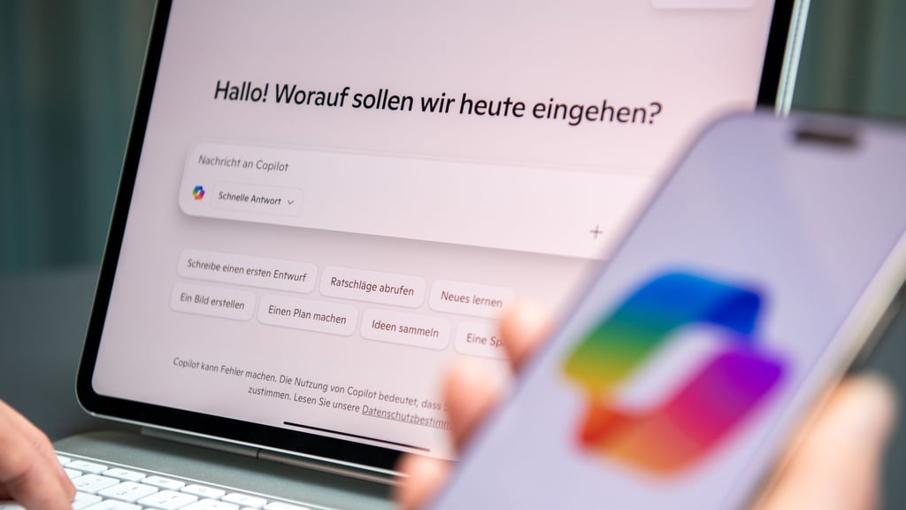 Ob zur Inspiration oder als Organisationshelfer: Wer Chatbots clever einsetzt, kann sich im Arbeitsalltag Erleichterung verschaffen.