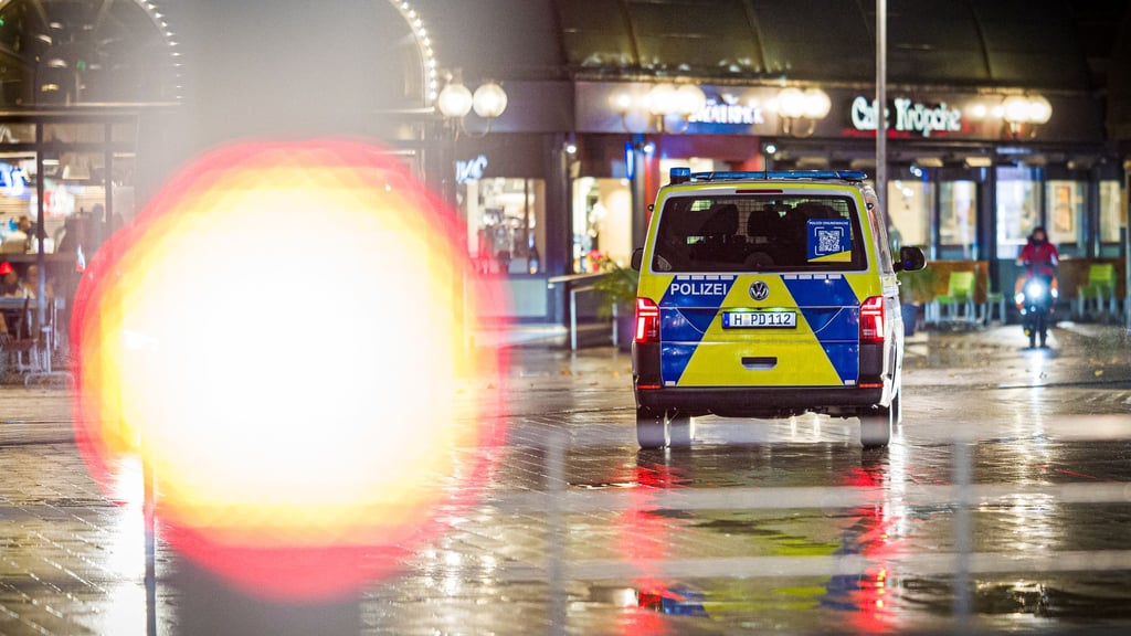 Auch in Niedersachsen – hier in Hannover – hatte die Polizei zum Jahreswechsel wieder viel zu tun.