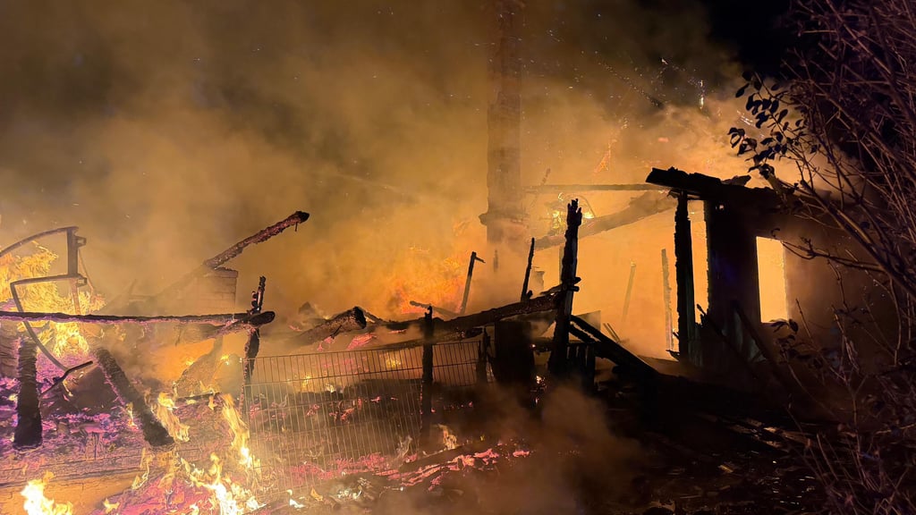 Der ehemalige Kindergarten in Kayna brannte am Neujahrsmorgen komplett ab.  