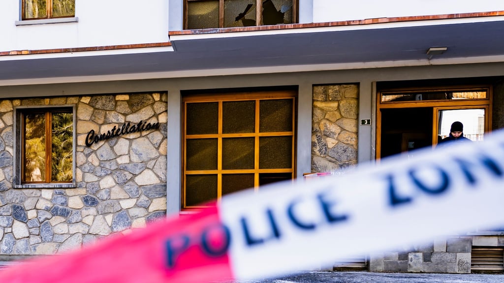 Hunderte Menschen hatten in der Bar Silvester gefeiert.